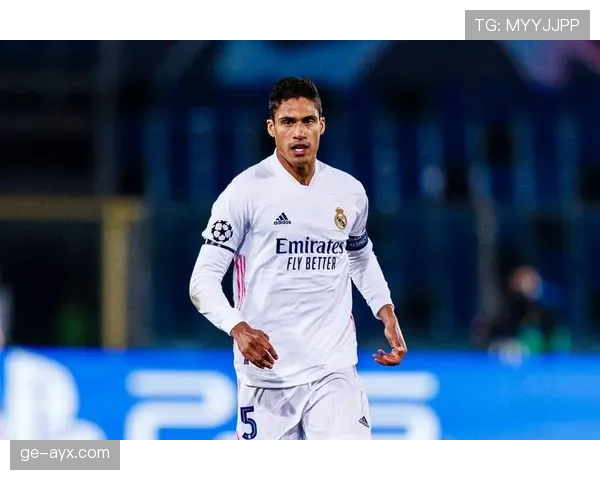 绿茵激战周末回顾：赛场明星闪耀瞬间盘点