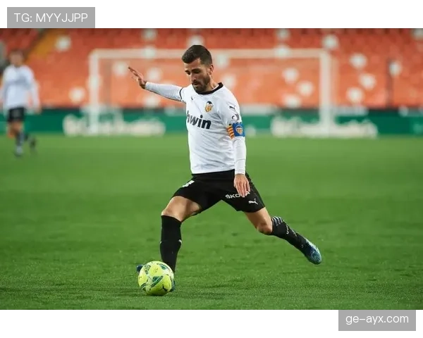 加亚:边后卫的战术大师,持续提升攻防平衡表现 加亚:边后卫的战术大师,持续提升攻防平衡表现