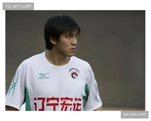 张玉宁穿着平价球鞋挤地铁，我只想知道他家鞋柜是不是开了个小型展览